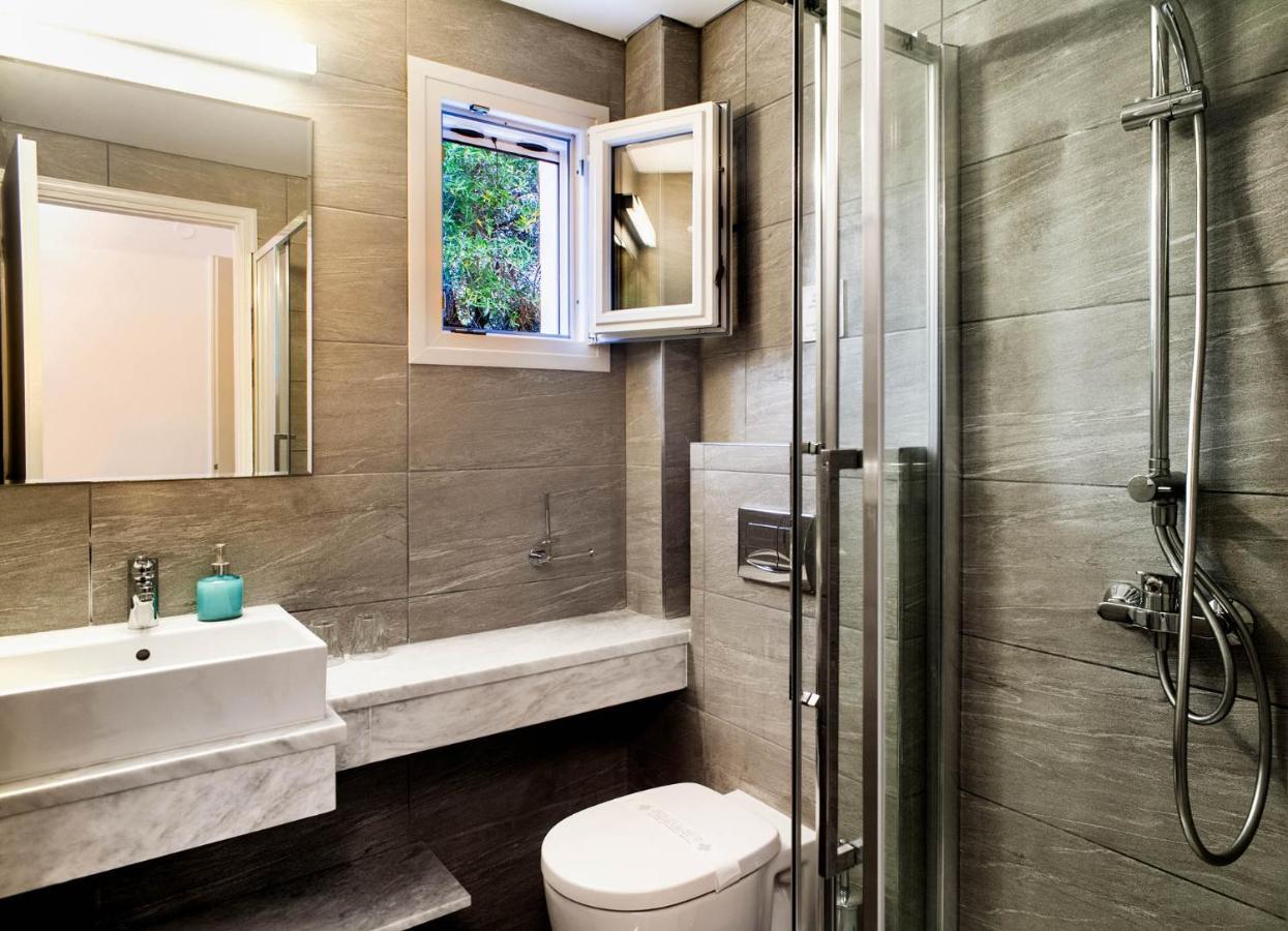 Nefeli Hotel อาโยส นิกีตัส ภายนอก รูปภาพ