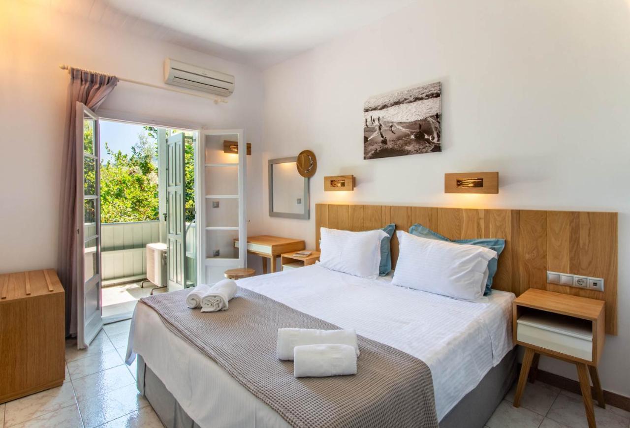 Nefeli Hotel อาโยส นิกีตัส ภายนอก รูปภาพ